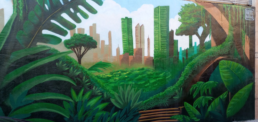 Mural “Invasión verde” para fachada de Garden